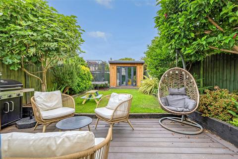 87 Sandringham Road, Southend-on-sea, SS1 2UG