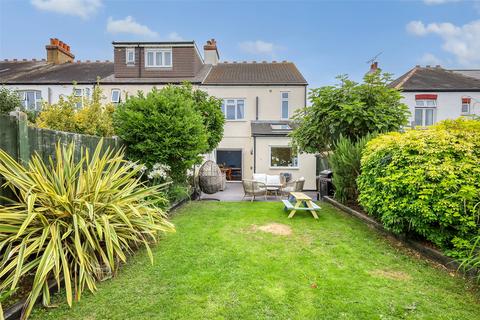 87 Sandringham Road, Southend-on-sea, SS1 2UG