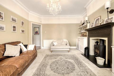 87 Sandringham Road, Southend-on-sea, SS1 2UG