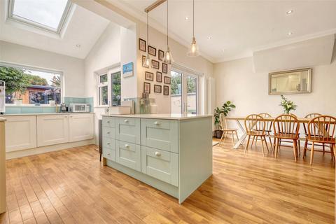 87 Sandringham Road, Southend-on-sea, SS1 2UG