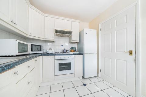 undefined, Staines Square, Bedfordshire LU6
