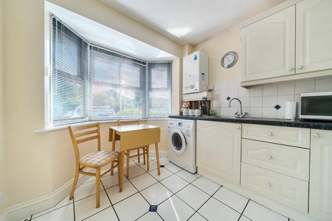 undefined, Staines Square, Bedfordshire LU6