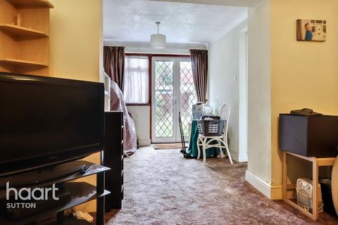1 bedroom maisonette for sale, Gander Green Lane, Sutton