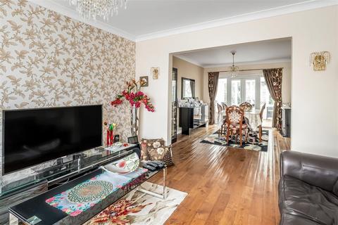 10 Cray Avenue, Ashtead, KT21 1QX