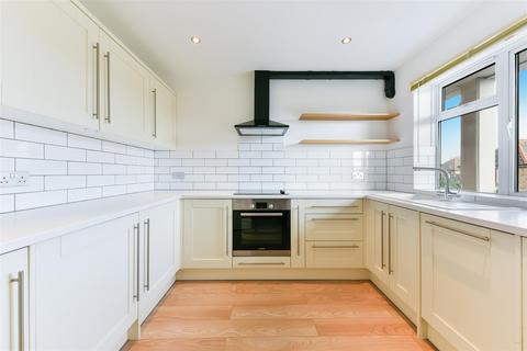 undefined, Heathfield Road, London