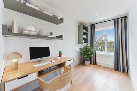 undefined, Heathfield Road, London