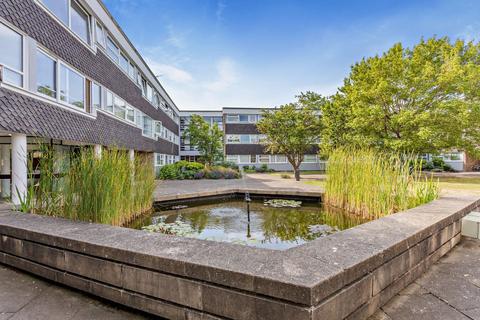 27 Highsett, Cambridge, CB2 1NX