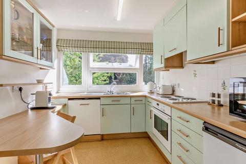 27 Highsett, Cambridge, CB2 1NX