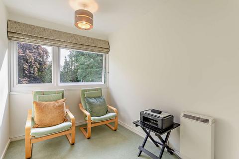 27 Highsett, Cambridge, CB2 1NX