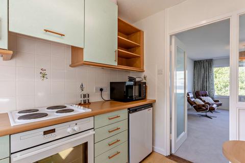 27 Highsett, Cambridge, CB2 1NX