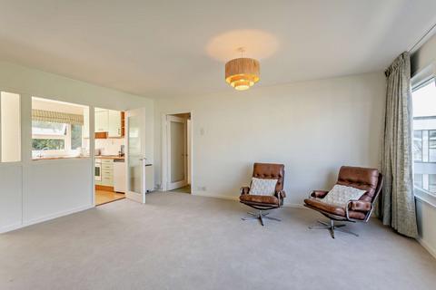 27 Highsett, Cambridge, CB2 1NX