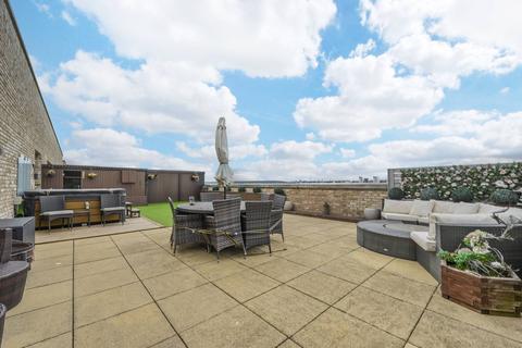 3 bedroom flat for sale, Rendel Apartments, Lock Side Way, Royal Docks, London, E16