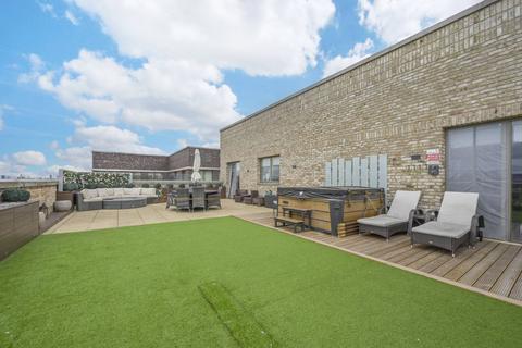 3 bedroom flat for sale, Rendel Apartments, Lock Side Way, Royal Docks, London, E16