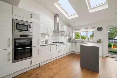 35 Canada Road, Cobham, KT11 2BB