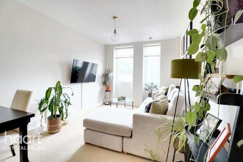 2 bedroom apartment for sale, Weighton Road, London