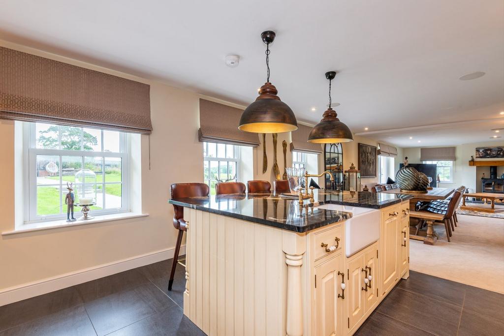 Dining Kitchen Area
