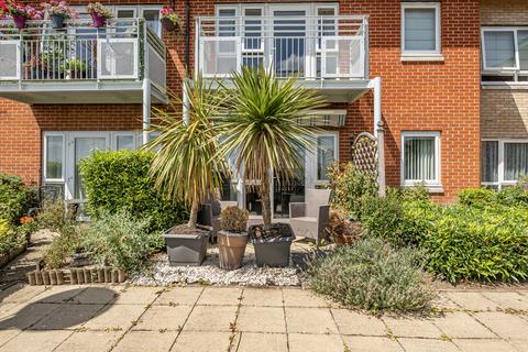 2 bedroom apartment for sale, Stewart Court, Denham Garden Village, Buckinghamshire