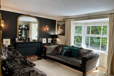 4 bedroom detached house for sale, Delapre Drive, Banbury, OX16