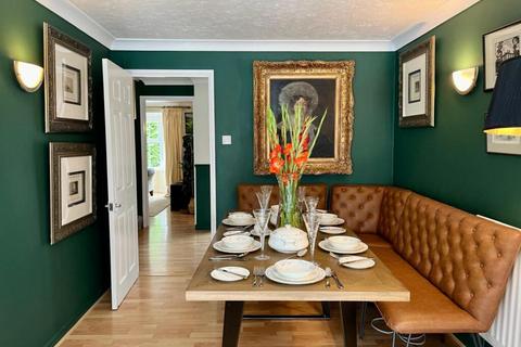4 bedroom detached house for sale, Delapre Drive, Banbury, OX16