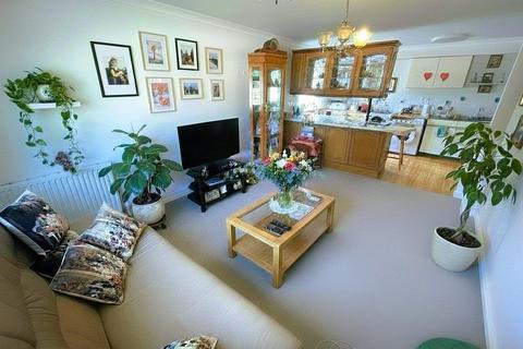 2 bedroom flat for sale, 29 Manor Court Road, HANWELL W7