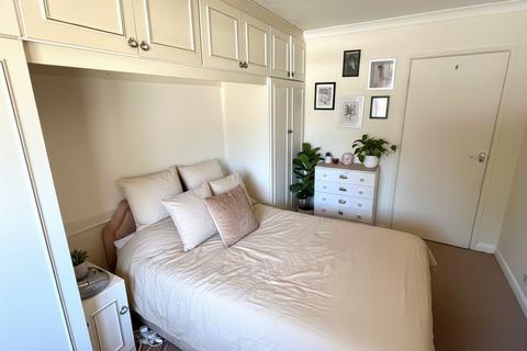 2 bedroom flat for sale, 29 Manor Court Road, HANWELL W7