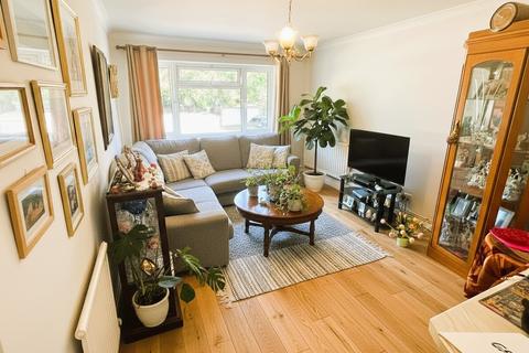 2 bedroom flat for sale, 29 Manor Court Road, HANWELL W7