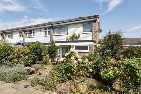 10 The Mead, London, W13 8AZ