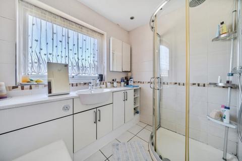 10 The Mead, London, W13 8AZ