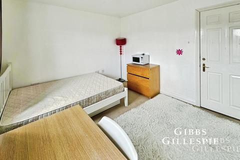 1 bedroom in a house share to rent, The Gateway, Watford, Hertfordshire, WD18