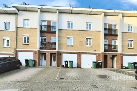 1 bedroom in a house share to rent, The Gateway, Watford, WD18