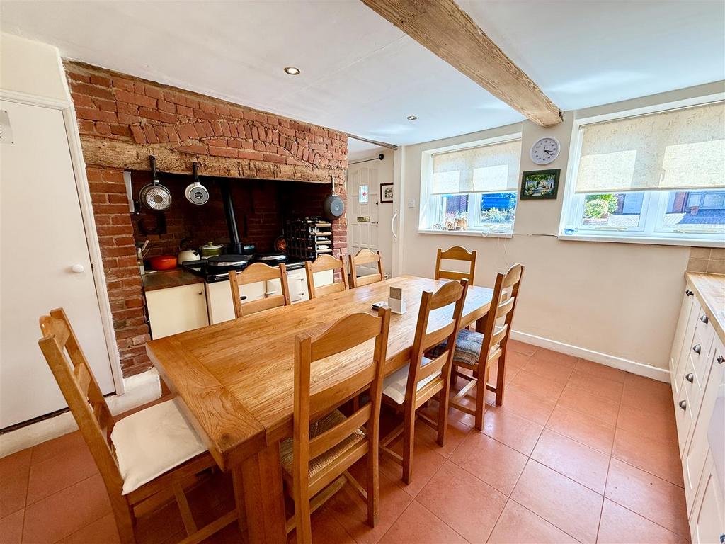 Kitchen diner