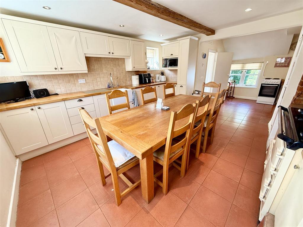 Kitchen diner