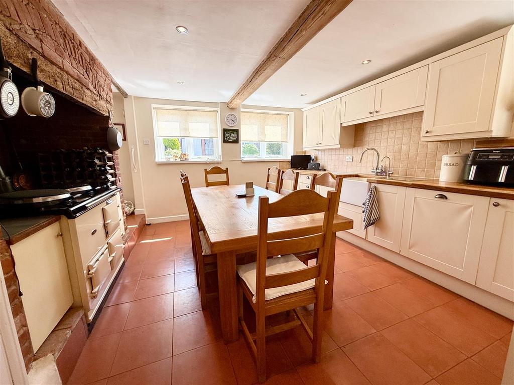 Kitchen diner