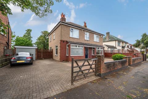 4 bedroom detached house for sale, Pitts Road, Slough, Berkshire
