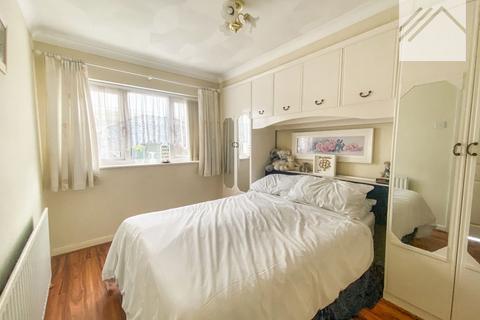 1 bedroom bungalow for sale, Waarem Avenue, Canvey Island