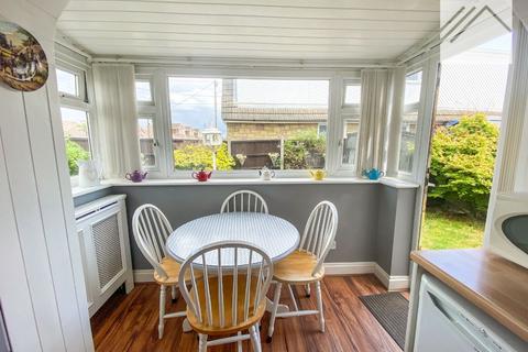 1 bedroom bungalow for sale, Waarem Avenue, Canvey Island