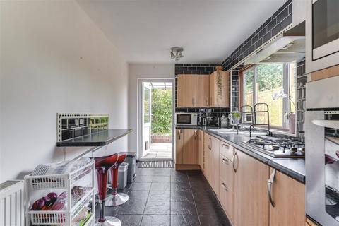 25 Livingstone Road, London, N13 4SD