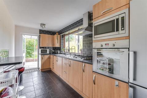 25 Livingstone Road, London, N13 4SD
