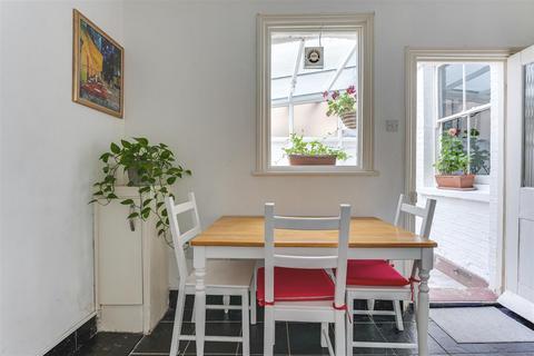 25 Livingstone Road, London, N13 4SD