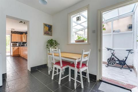 25 Livingstone Road, London, N13 4SD