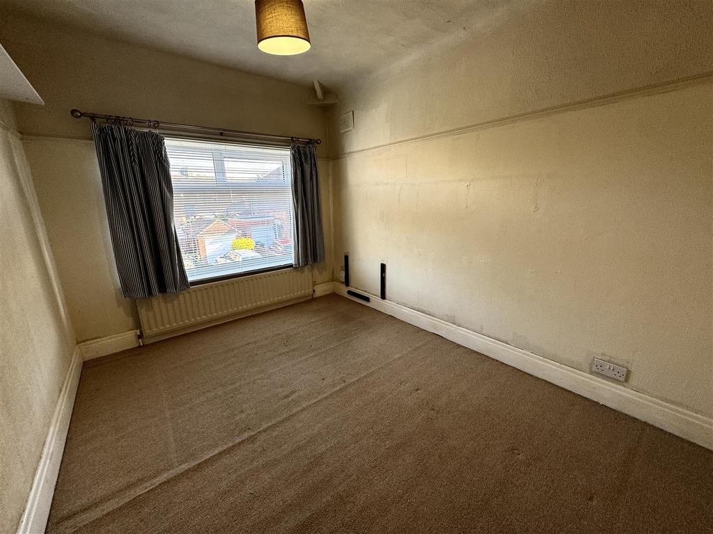 Bedroom 2 ( front)