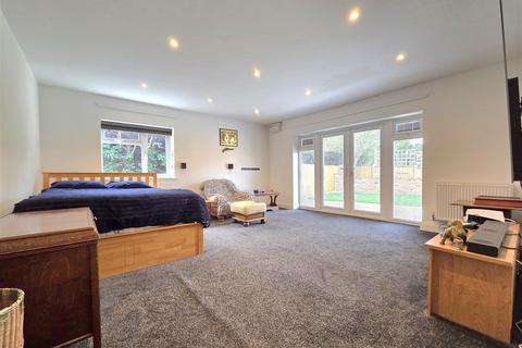 3 bedroom detached bungalow for sale, Bridge Field Court, Stroud Road, Gloucester