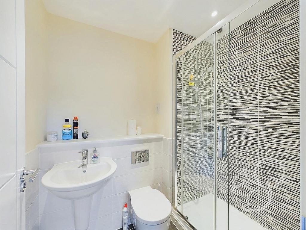 CAM01659 G0-PR0206-STILL005.jpg