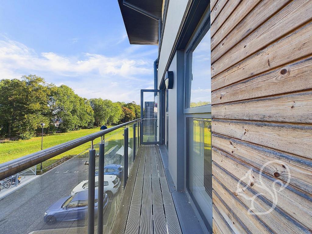 CAM01659 G0-PR0206-STILL011.jpg