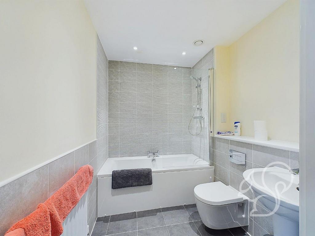 CAM01659 G0-PR0206-STILL002.jpg