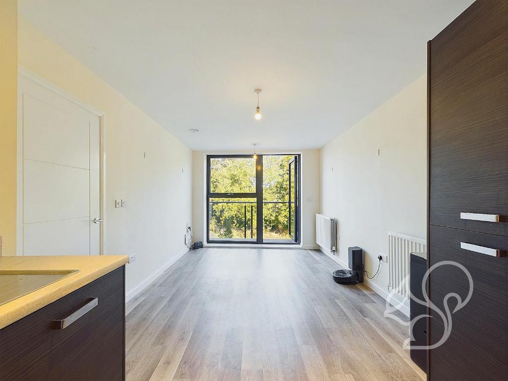 CAM01659 G0-PR0206-STILL007.jpg