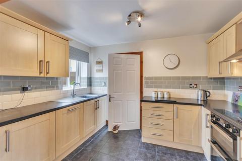 undefined, Lon Maldwyn, Llansantffraid