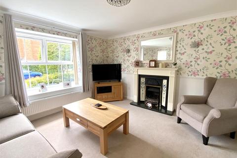 66 Dickens Drive, Old Stratford, Milton Keynes, MK19 6NN