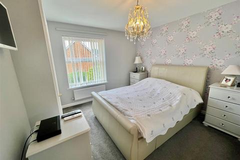 66 Dickens Drive, Old Stratford, Milton Keynes, MK19 6NN