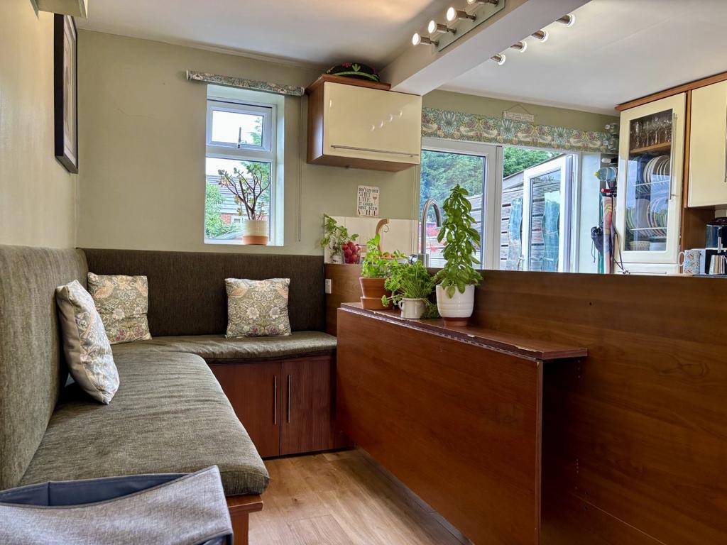 Kitchen / Breakfast